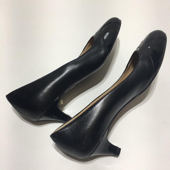 EUC Bruno Magli Black Leather Kitten Heels Size 7 - Picture 5 of 8